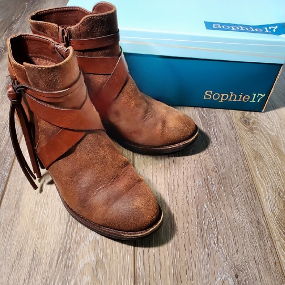 Sophie17 girls Chestnut brown faux suede, tassel/heel boho bootie Size 1 - Picture 12 of 16